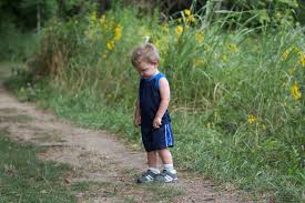 つま先歩きをする１歳児は自閉症